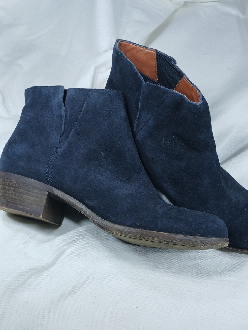 Lucky Brand leather-Lined Blue Suede ankle boots with Brown Interior